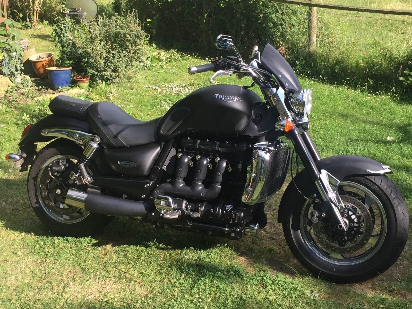 Triumph rocket deals 3 outlaw exhaust